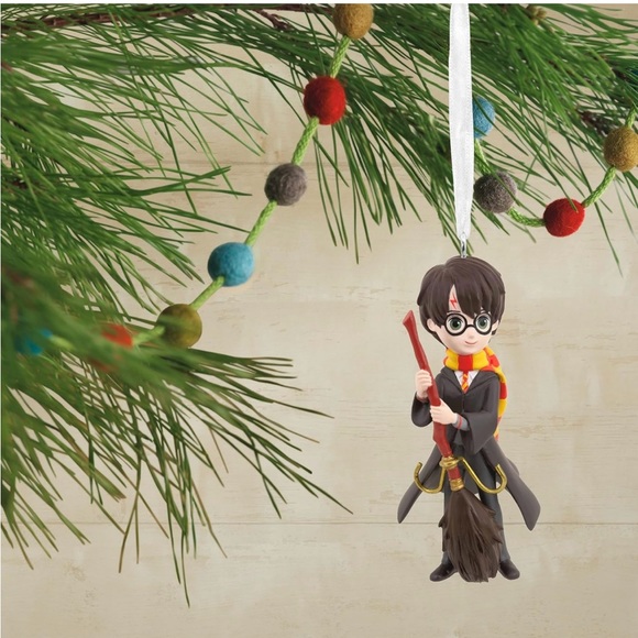 LOT BRAND NEW Harry Potter Room of Requirement playset & Hallmark Ornament - Picture 8 of 12